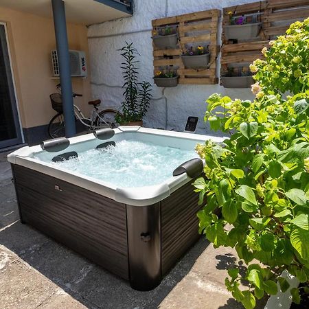 Self Check-In Apartment With Jacuzzi Mostar Kültér fotó