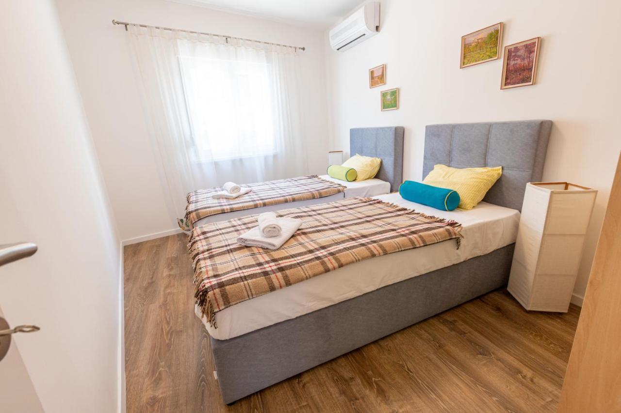 Self Check-In Apartment With Jacuzzi Mostar Kültér fotó